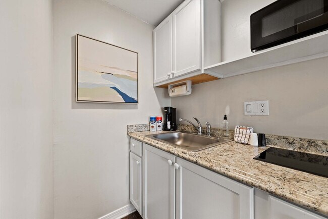 Foto del edificio - 110 Eglin Pkwy SE