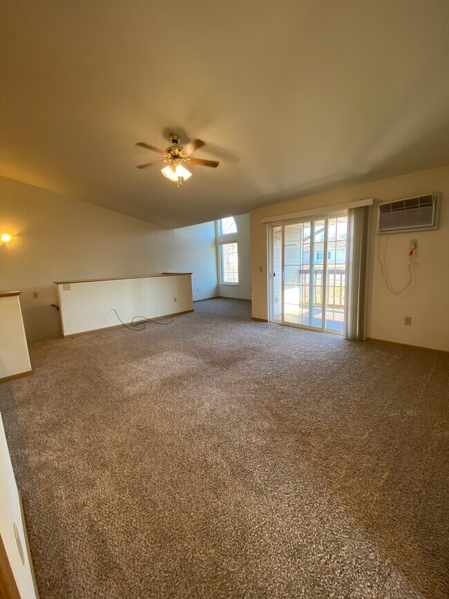 Living room - 7320 Whitespire Rd