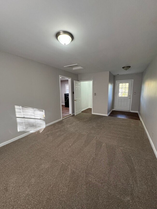 Foto del edificio - 1581 Roberts Rd