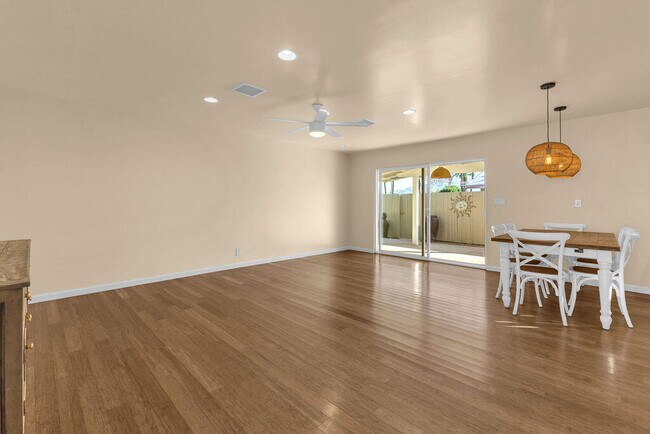 Foto del edificio - 74773 Leslie Ave