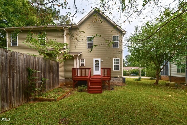 Building Photo - 729 Stadium Dr