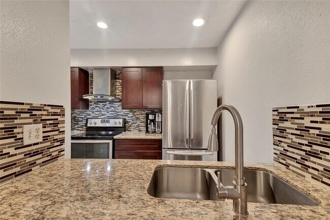 Foto del edificio - 10555 Turtlewood Ct