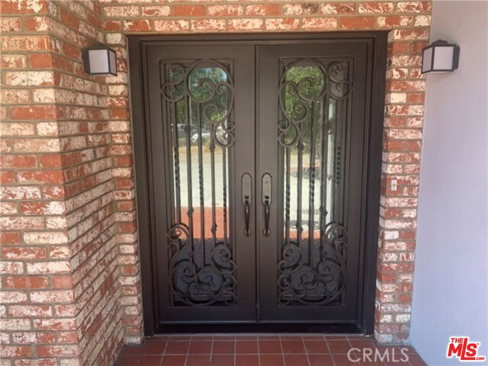 Foto principal - 7543 Enfield Ave