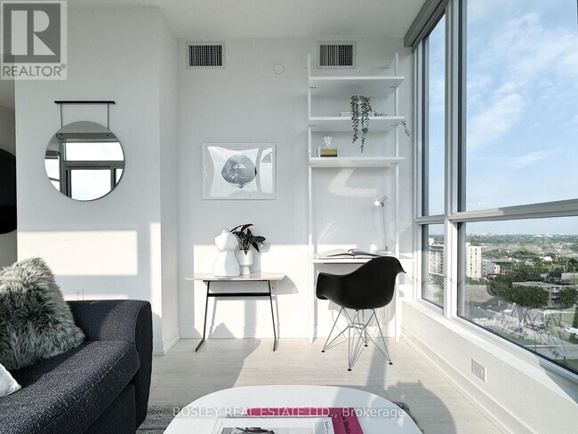 Building Photo - 10 De Boers Dr