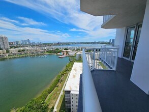 Building Photo - 18041 Biscayne Blvd