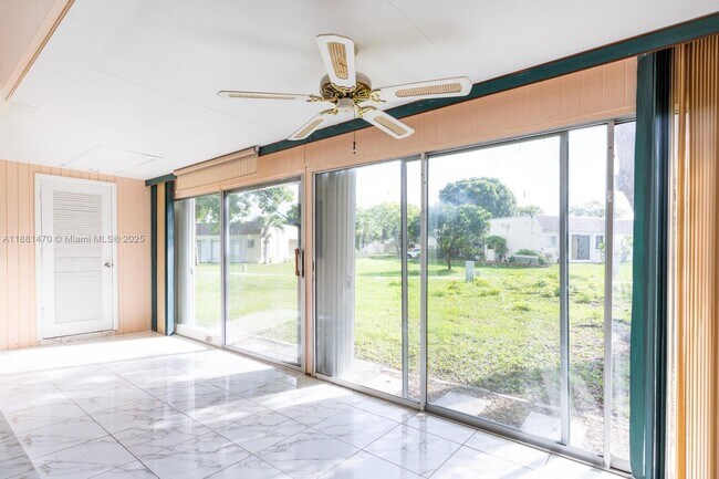 Foto del edificio - 16985 SW 113th Ct