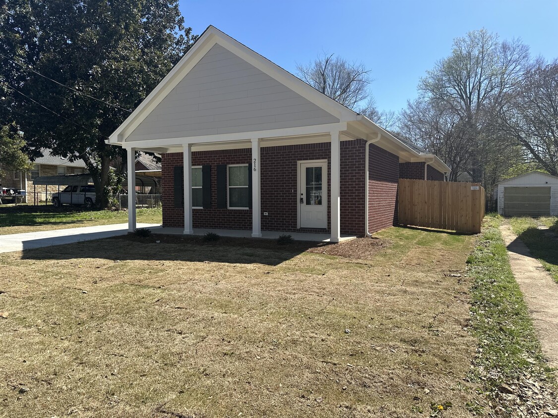 Primary Photo - 216 Morningside Dr