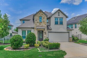 Building Photo - 11 Shumard Oak Dr