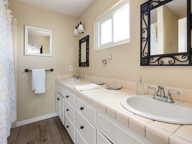 Building Photo - 416 Virginia St