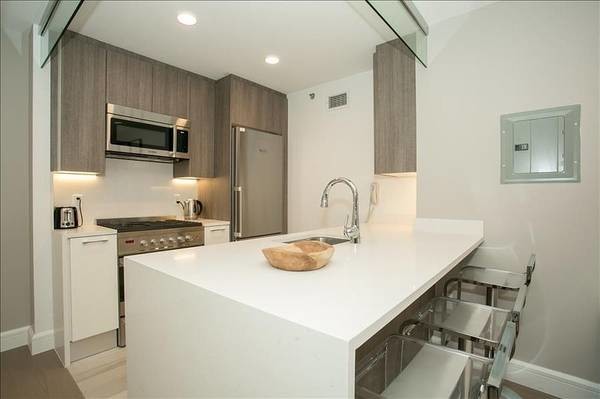 Building Photo - 8555 Laurens Ln