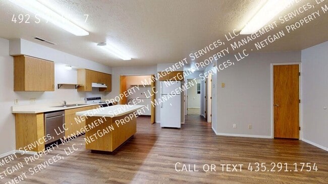 Building Photo - 492 S 75 W