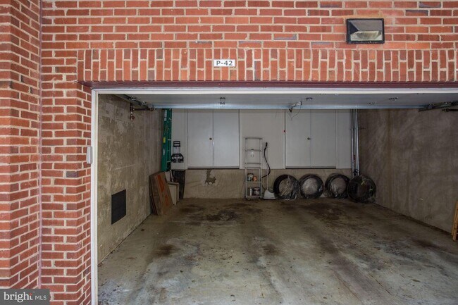 Building Photo - 2409 1/2 20th St NW