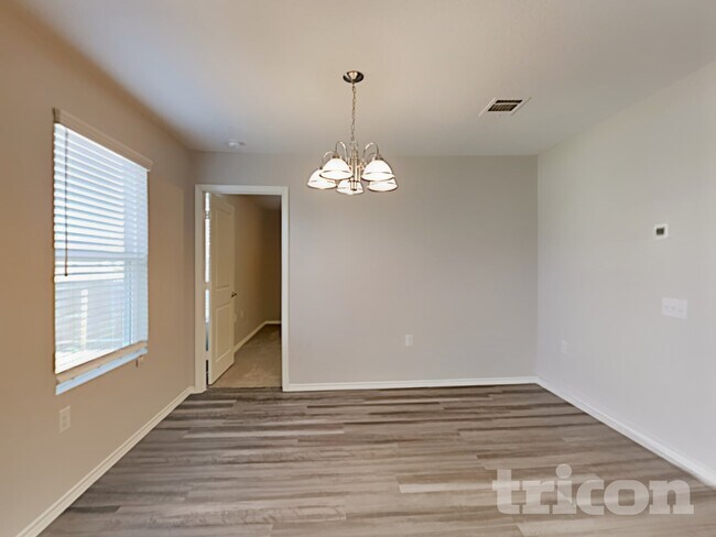 Foto del edificio - 6815 Hibiscus Falls