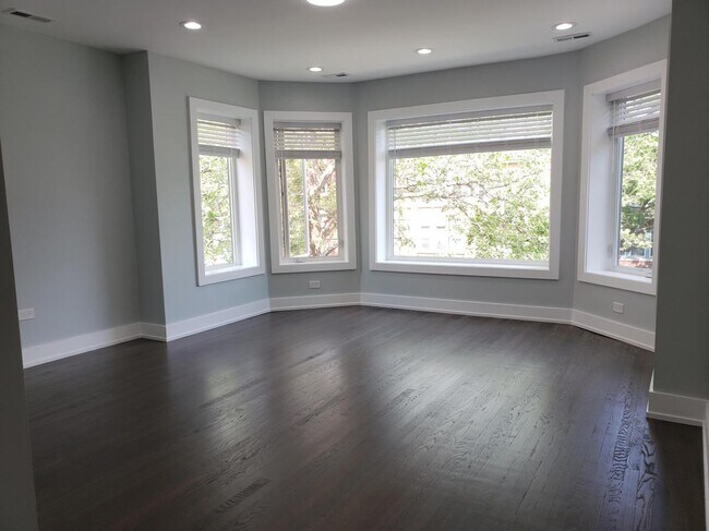 Foto del edificio - 5452 N Christiana Ave