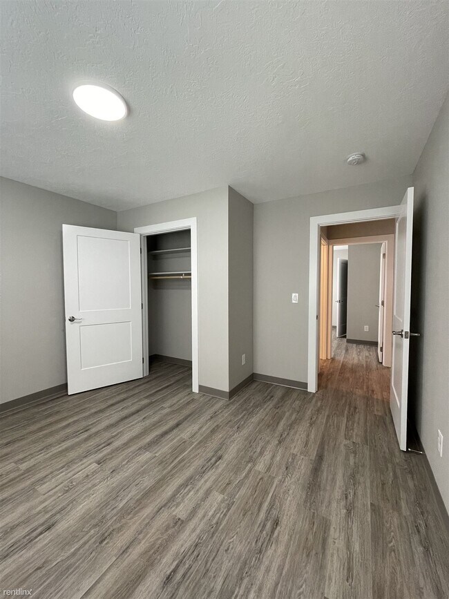 Foto del edificio - 3 br, 2 bath Duplex - 1305 North Coach Drive