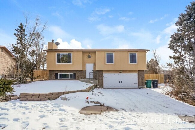 Building Photo - 2999 Maverick Dr