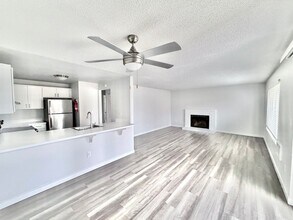 Building Photo - 3802 D Pl SE