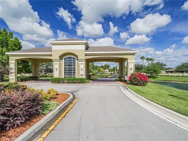 Foto del edificio - 6675 Liberty Pl