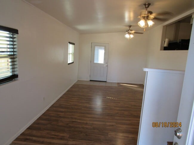 Foto del edificio - Cozy 2 Bedroom