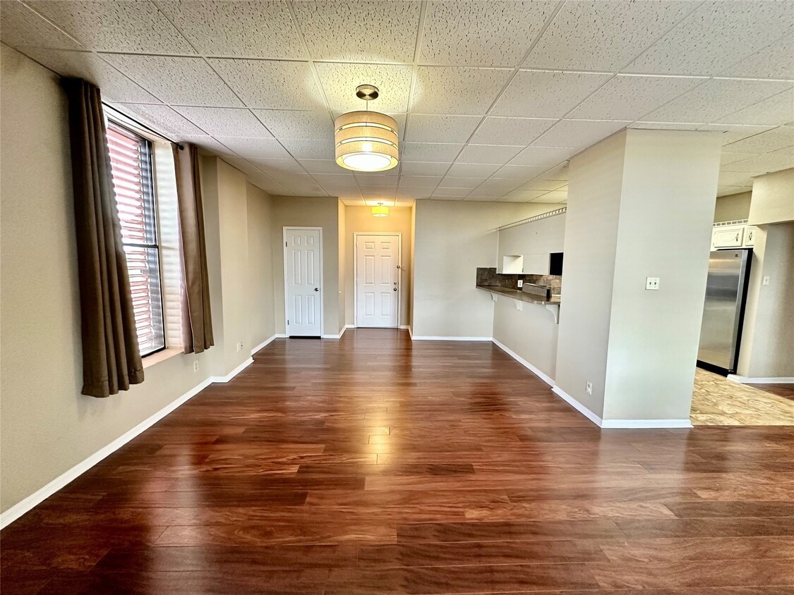Foto principal - 801 6th St N