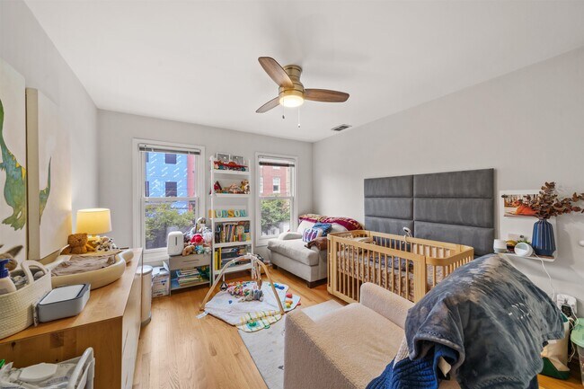 Foto del edificio - 118 Coles St