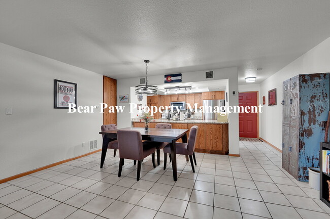Building Photo - "Charming 2-Bedroom Condo with 2 Full Bath...