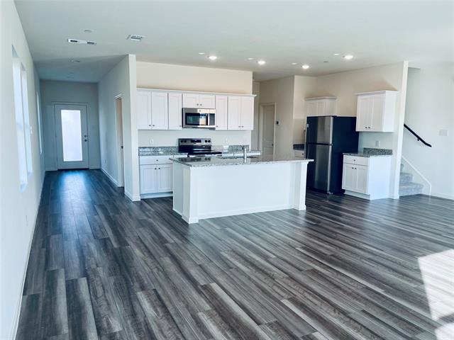 Building Photo - 1400 Lake Apline Trl