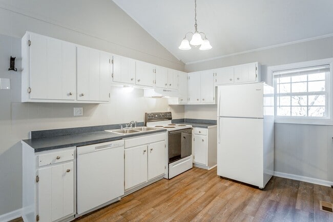 Photo - 5221 Old Trail Apartment