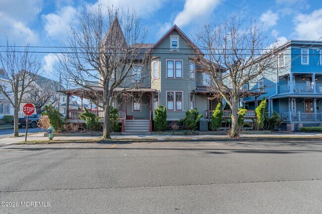 Foto del edificio - 62 Webb Ave