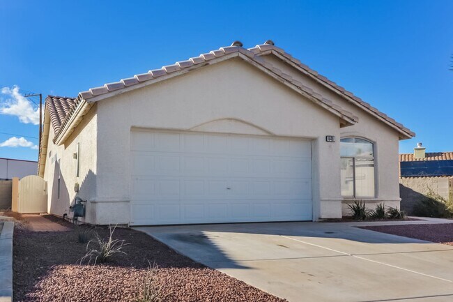 Building Photo - 649 Bonsai Tree Ln