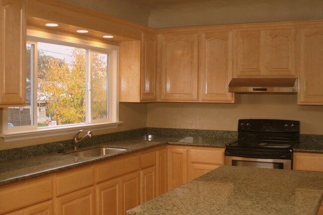 Photo - 2850 McGee Ave Townhome