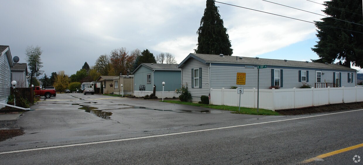 Westview Mobile Estates Apartments in Cornelius, OR