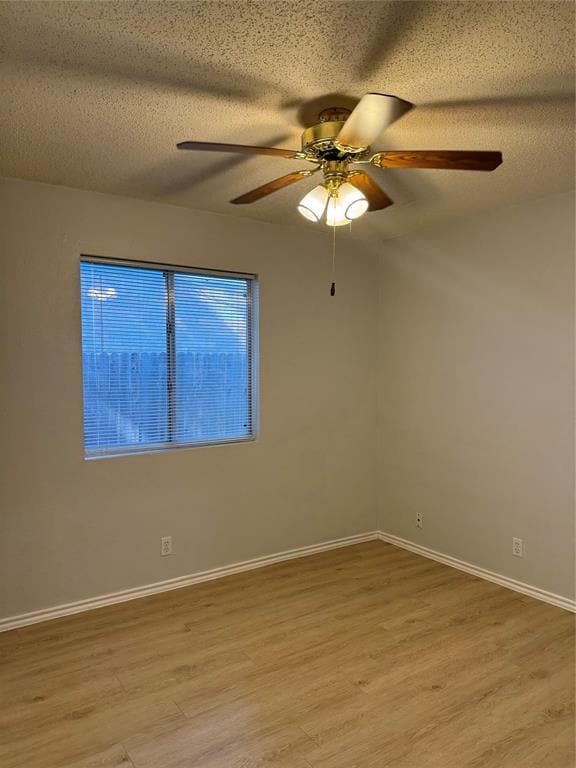 Foto del edificio - 9700 Copper Creek Dr