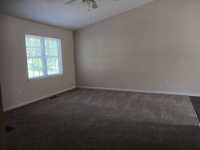 Building Photo - 2531 Hickory Ave