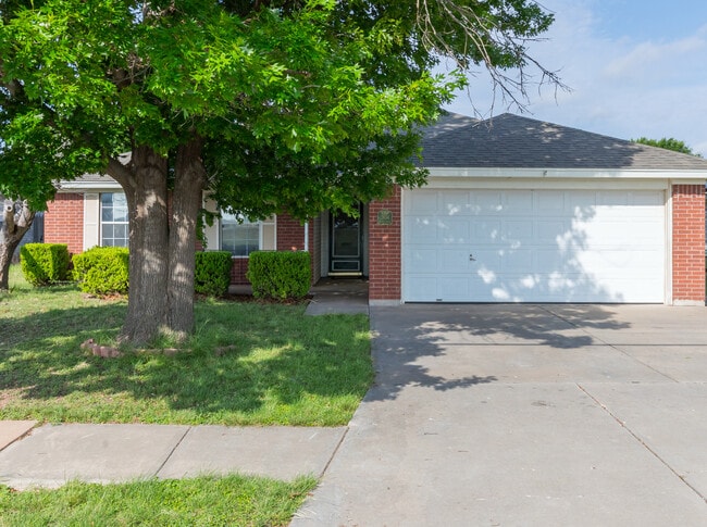 Building Photo - 2634 Bishop Rd