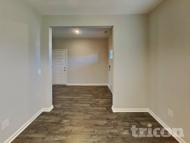 Building Photo - 1022 Cyril Dr