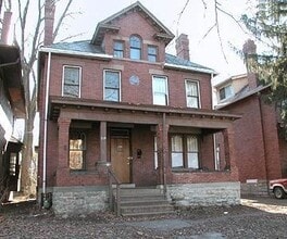 Building Photo - 215 E 16th Ave