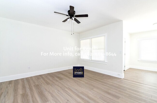 Foto del edificio - Duplex - 2 Bedroom/ 1 Bath - Santa Ana