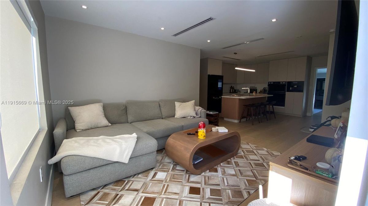 Foto del edificio - 1277 SW 19th St