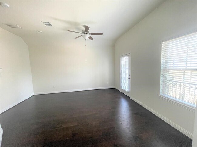 Building Photo - 1403 Adell Rose Ln