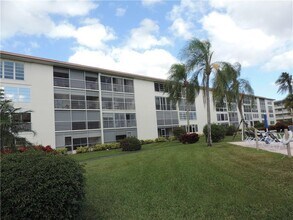 Building Photo - 2901 Victoria Cir
