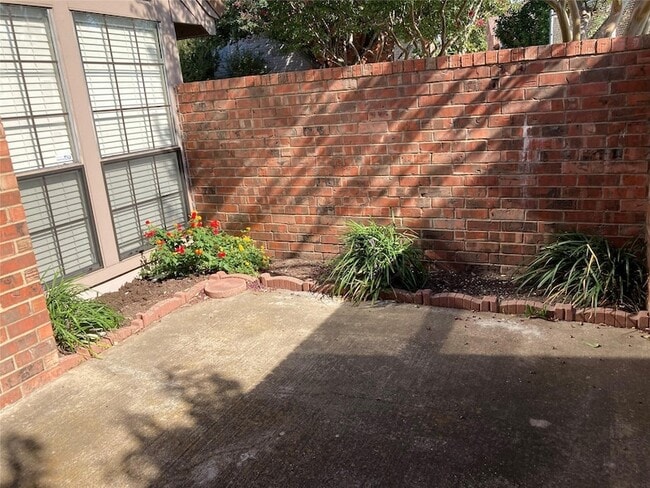 Photo - 18240 Midway Rd Townhome