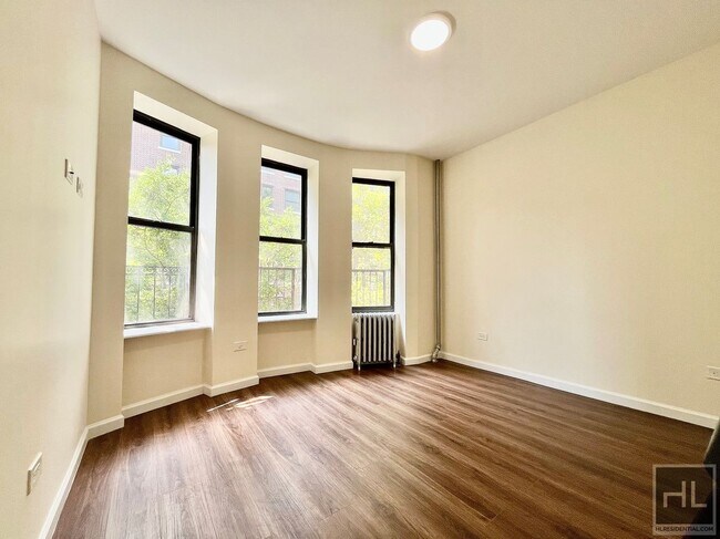 Building Photo - East 12th Street