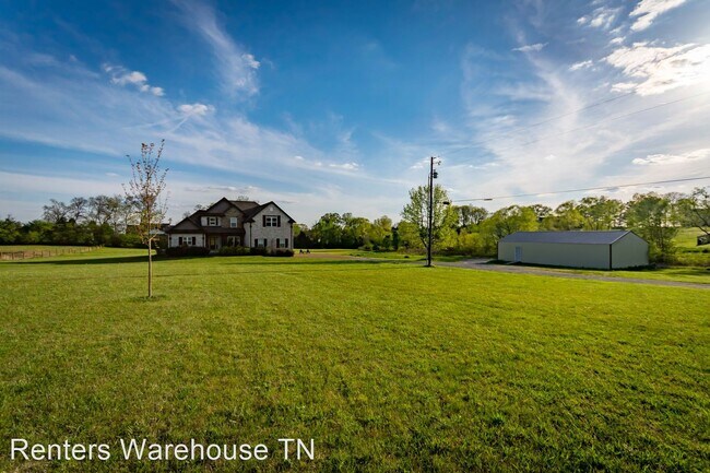 Building Photo - 4 br, 3.5 bath House - 330 Bates Road
