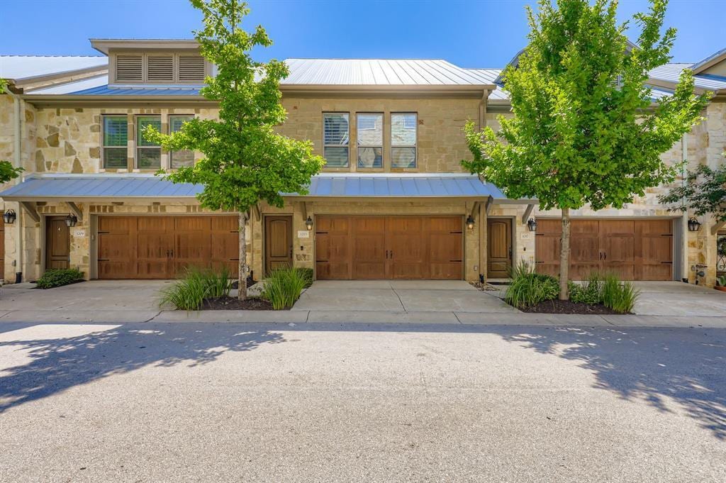 Foto principal - 1213 Highknoll Ln