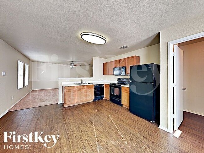 Foto del edificio - 14112 Silkwood Dr