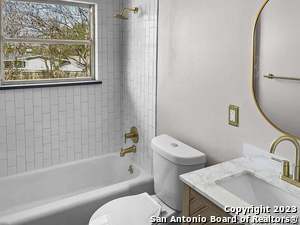 Building Photo - 343 Langton Dr