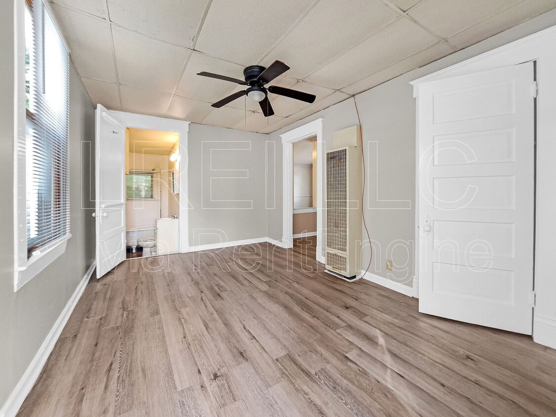 Photo - 1709 W Gaulbert Ave