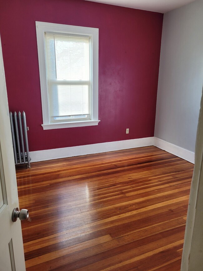 Bedroom - 72 Miller Ave