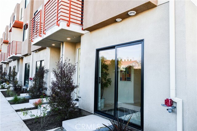 Foto principal - 15826 S Vermont Ave